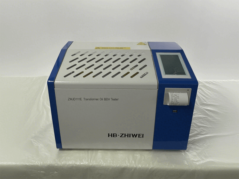 Insulation oil dielectric strength tester, for assessing breakdown voltage and insulating performance
